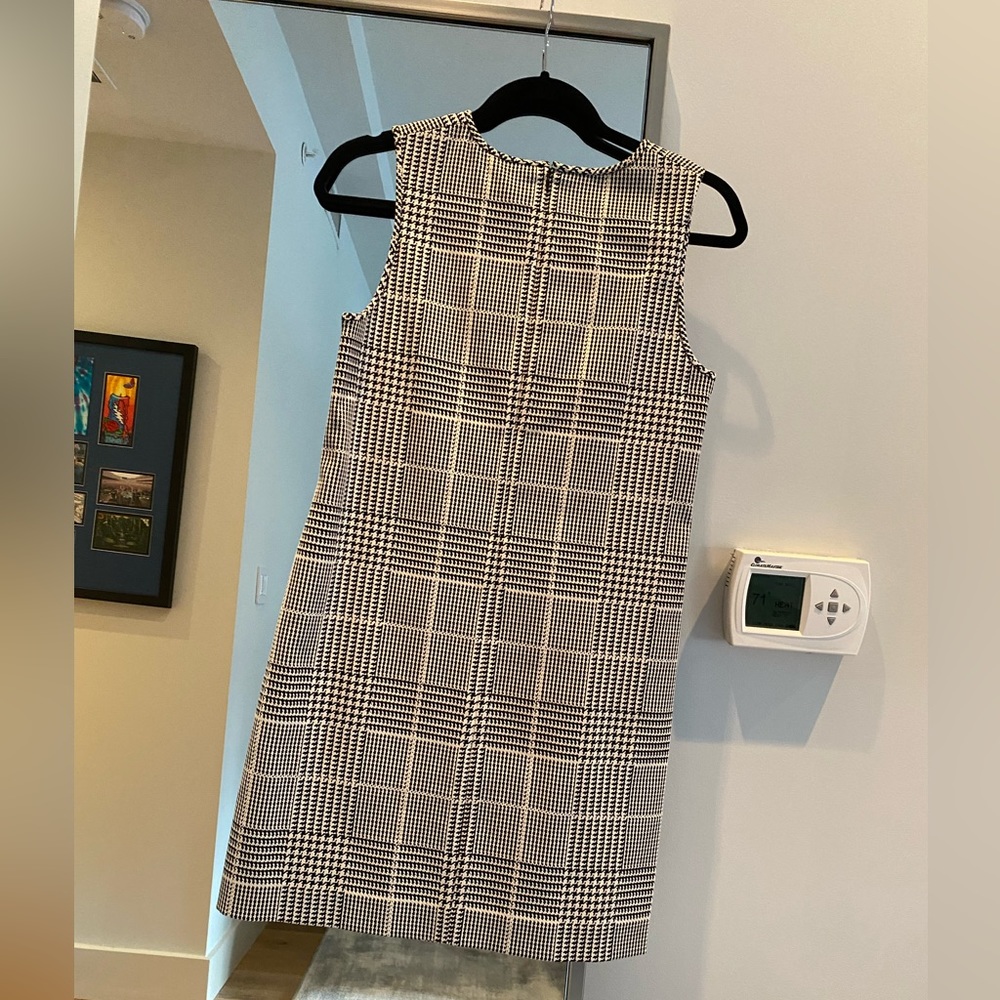 BLACK AND WHITE CHECKERED MINI THEORY DRESS. SIZE 2. NEVER WORN.